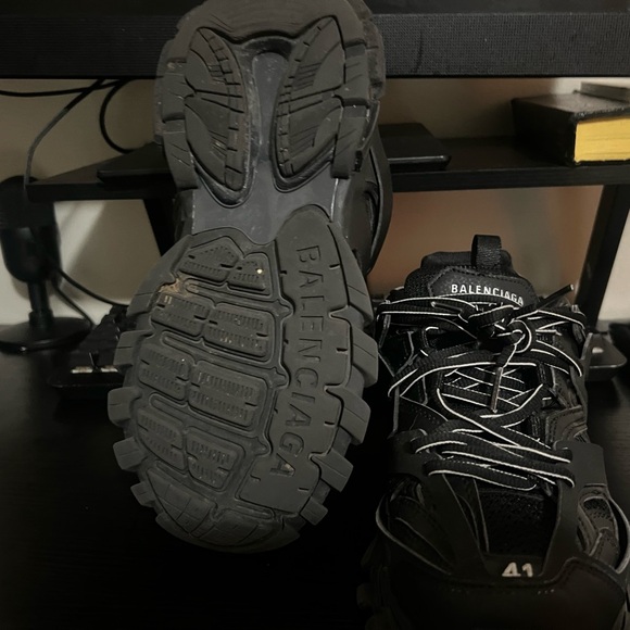 Balenc Track Shoes (Size 8) - Picture 5 of 5